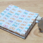 ポケット付ガーゼハンカチ　サニタリーポーチ　リボンと蝶