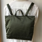 スクエアタイプのライトリュック☆カーキサテン～軽くて柔らかいリュック