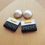 Cuir（キュイール）本皮/リアルレザーリボン＆コットンパールピアス/ブラック