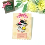 夢見る うさぎ ちゃん ブローチ モノトーン （ キッズ 花 花束 ドット柄 ドレス フラワー プラバン 動物ブローチ イラスト オリジナル キャラクター スワロフスキー ゆるキャラ 可愛い ） 