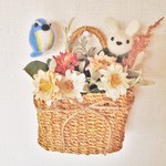 鳥とうさぎの花バスケット