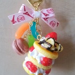 大人可愛い♡春カラーの3段パンケーキキーホルダー