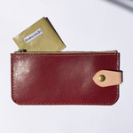 【再販】２つ折にもなるスリムな本革の財布 レッド ミニ財布