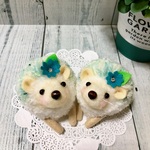 ハリネズミぬいぐるみ☆ほんのり水色(お花つき)