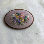 お花畑 刺繍木枠ブローチ（大）