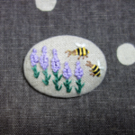 【iris様専用】【ラベンダー/ミツバチ】刺繍ブローチ/リネン  