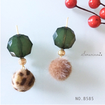 No.B585 人気♚グリーン × ファー お洒落ピアス / イヤリング