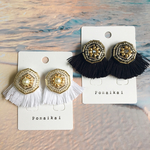 ブラックorホワイト♡ビーズ刺繍とフリンジのピアス／イヤリング