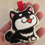 黒柴ワンコのクッションチャーム①