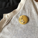 刺繍ブローチ