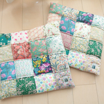 * ラプセニ *  ２枚セット　43cm×43cm　リバティパッチワークのお座布団　極厚タイプ　pieni kukka
