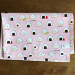 60×40　おにぎり(ピンク)のランチョンマット