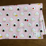 ４2×４2おにぎり柄のお弁当包み（ランチョンマット）（ピンク）