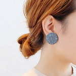  【TIME SALE!!!!!!!!!!】【 Amelie-101-GRY 】ドイツヴィンテージ花柄カットカボションイヤリング・ピアス・樹脂ピアス