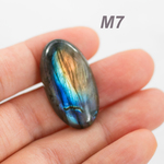 M7. マダガスカル産ラブラドライトルース 