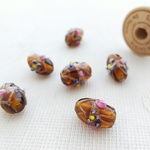 花瓶　インドビーズ　8X12mm 6個