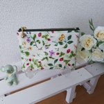 ☆送料込み☆花柄のポーチ