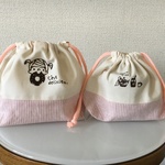 お弁当・コップ袋セット 女の子【女の子とドーナツ・パンとコーヒー】ピンクストライプ