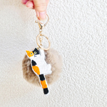 ファーバッグチャーム ベージュ 刺繍の猫 ミケ