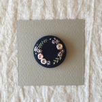 刺繍ブローチ