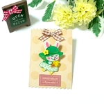 夢見る うさぎ ちゃん ブローチ グリーン ( キッズ 花 花束 ドット柄 ドレス フラワー プラバン 動物ブローチ イラスト オリジナル キャラクター スワロフスキー ゆるキャラ 可愛い )