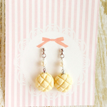 メロンパンピアス