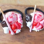 苺チョコとストロベリーアイスクリームパフェのヘアゴム