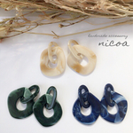 大ぶりアクリルチェーンピアス