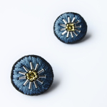 ＜Stella～遊び好きの星～＞刺繍ピアス◎澄んだ夜色★ロングポスト/アレルギー対応変更可能