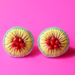 ＜Stella～遊び好きの星～＞刺繍イヤリング◎ピカソの星◎アレルギー対応パーツ変更可能