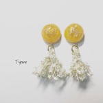 からし色🍂秋のシャワータッセルピアス