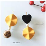  No.B629 オシャレなアシメ⁂ イエロー × ファー お洒落ピアス / イヤリング