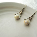 The world  ピアス