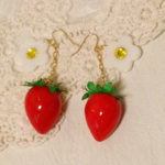 お花といちごのピアス
