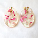 - oval × botanical - ピアス　(ピンク×２パール×ゴールドライン)