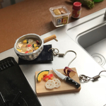雪平鍋で秋野菜のお味噌汁　ピアス