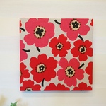 フラワー柄(レッド)のファブリックパネル   30cm×30cm 