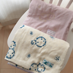 * ラプセニ * 花の刺繍が彩る　８重ガーゼケット　ベビー　ブランケット　68cm×107cm