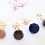 snow fur ball..♡　ゆれるピアス/樹脂ノンホールピアス(イヤリング）
