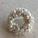 ♪キラキラ♪パールとシルバービーズのブローチ