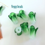 6個　チンゲン菜？ハンドメイドガラス　お野菜ビーズ　20ｘ13㎜