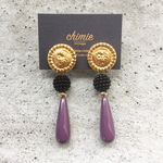 【 Amelie-119 】【数量限定】ヴィンテージフラワー金属製ボタンとヴィンテージパープルのイヤリング・ピアス