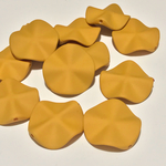 import round twist  mat charm  27mm 6pc yellow 