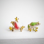 カラフルカエルさんのピアス