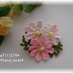 コスモスのコサージュ＊ブローチ＊レース編み＊秋桜＊ピンク系