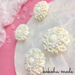 ✴︎Pure white flowers✴︎ホワイトフラワー✴︎ビーズ✴︎花✴︎秋✴︎ハロウィン✴︎雪✴︎冬✴︎お呼ばれ✴︎空