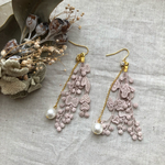 レース×パールのゆらりピアス