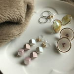 スクエアノンホールピアス