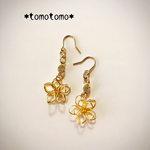 ☆ワイヤーフラワーとクリスタルピアス(イヤリング)