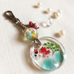 ミニチュア金魚ととんぼ玉の和風ストラップ